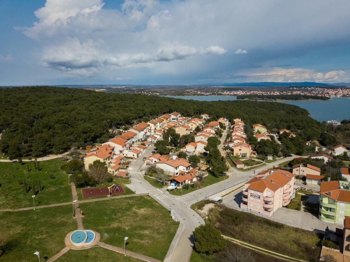 Apartment Lavanda Premantura Kültér fotó