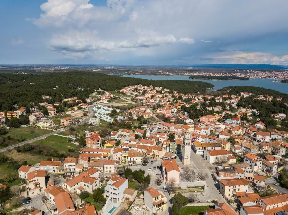 Apartment Lavanda Premantura Kültér fotó